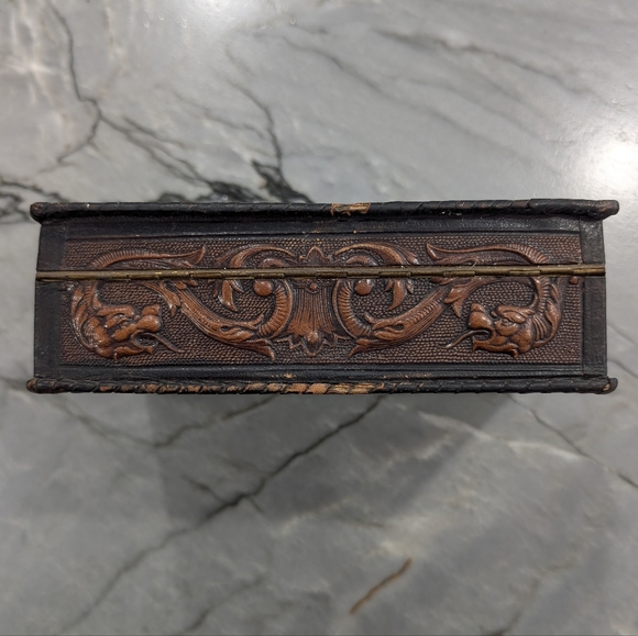 Vintage leather cigar/cigarette box - Picture 7 of 11